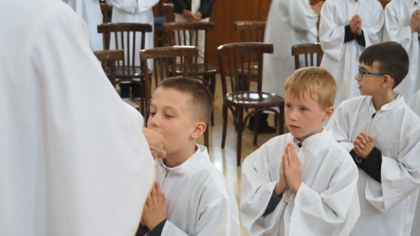 Rákóczisok elsőáldozása a Jézus Szíve templomban