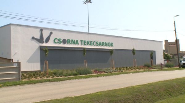 Átadták a tekecsarnokot Csornán