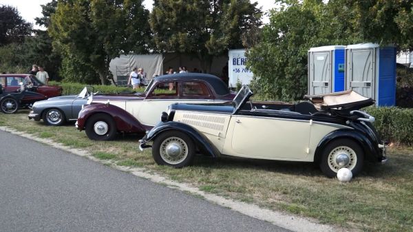 Veterán autó és motor bemutató a beledi Glóbusz-napon