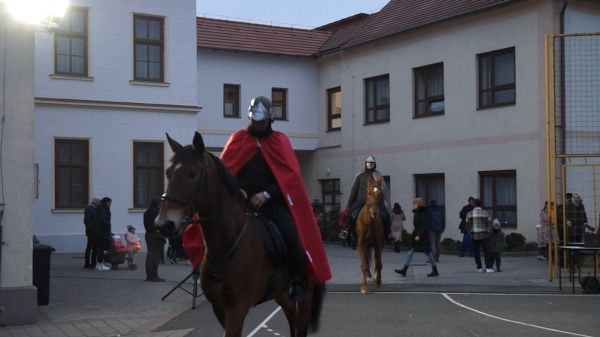 Lovas előadással elevenítették fel Szent Márton legendáját a csornai Rákócziban